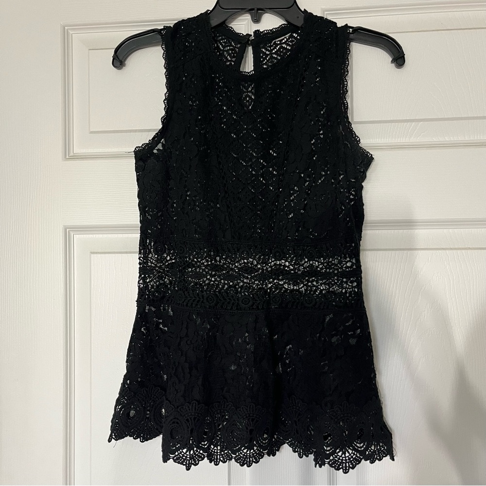 Black Lace Peplum Sleeveless Top - Picture 6 of 8